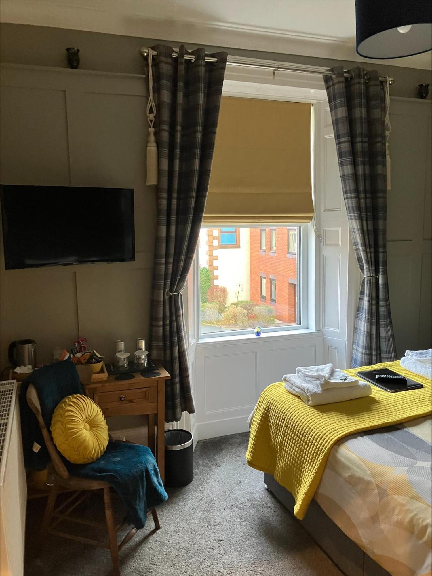 Cornerhouse Guesthouse 彭里斯 外观 照片